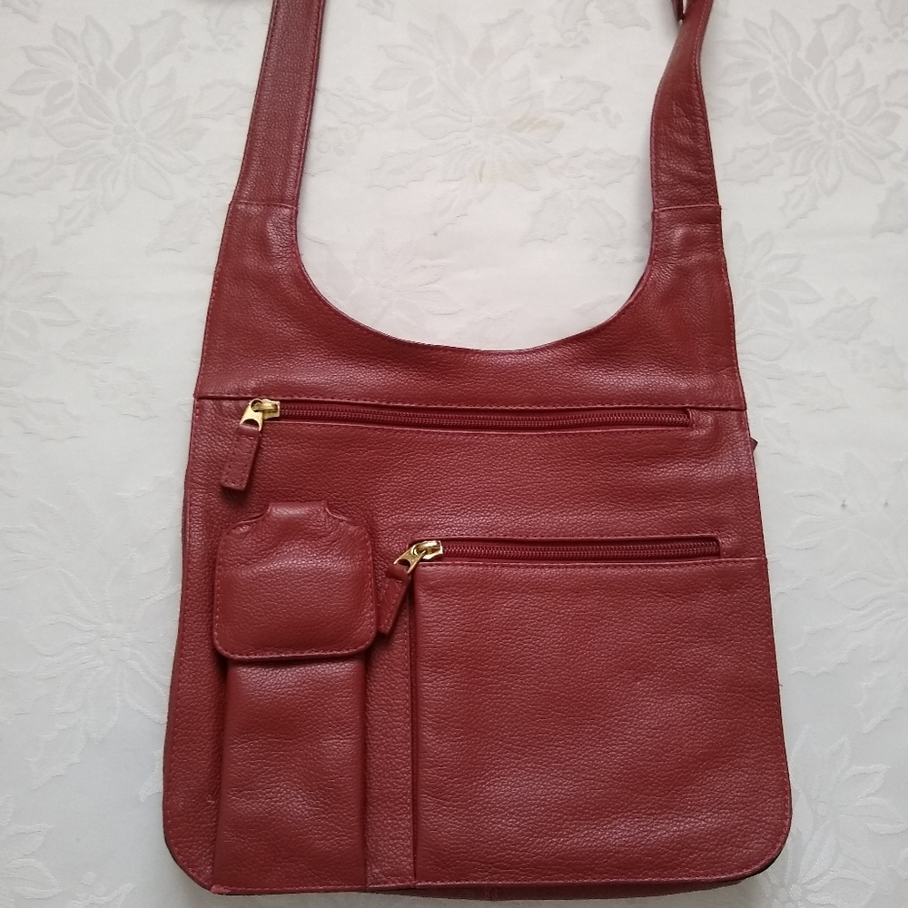 Made in Bolivia JPOurse traveler leather crossbody